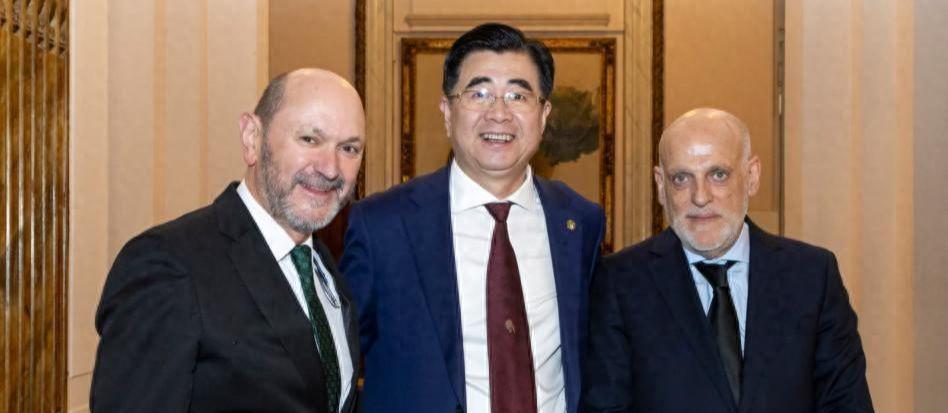 世界杯官网-西甲主席：中国队能进入世界前10，但青训必须增强比赛强度