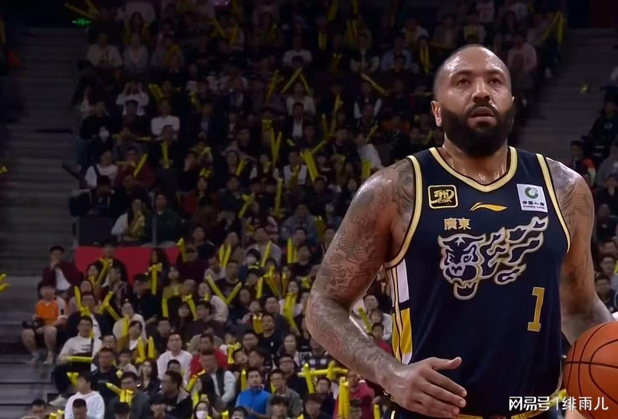 签回吉伦沃特？麦考尔坑惨广东队，朱芳雨将引进新内线大外援！