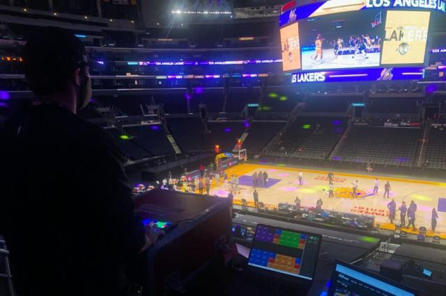 世界杯官方平台-空场比赛谁给球员们加油欢呼?走近NBA的“气氛组”